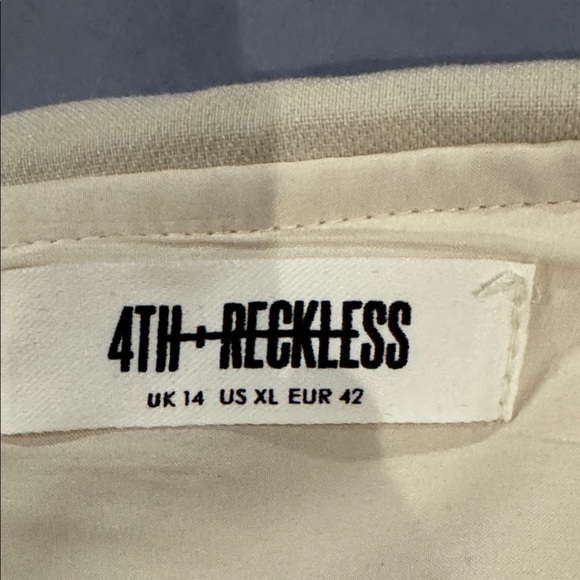 Elegant Cream Women's Strapless Top - Picture 4 of 5